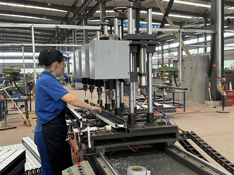 Shiny-Control Technology Develop (Beijing) Co., Ltd. línea de producción del fabricante