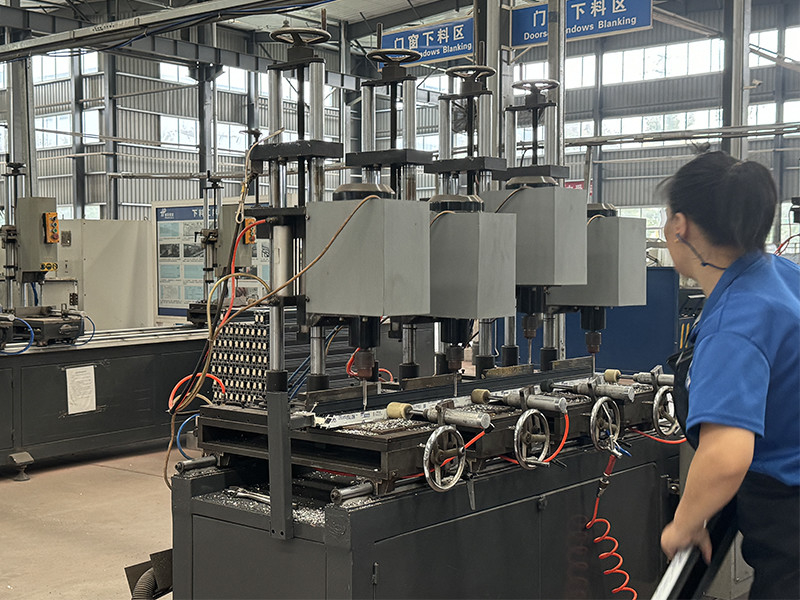 Shiny-Control Technology Develop (Beijing) Co., Ltd. línea de producción del fabricante